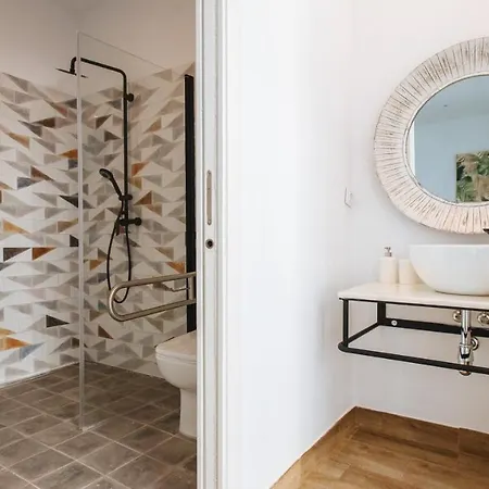 Alameda 1851 - Shared Jacuzzi
